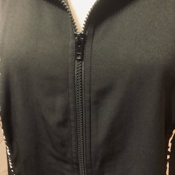 CJ BANKS BLACK WITH LEOPARD PRINT TRIM ZIP-UP SLEEVELESS VEST/ Size 1X - Picture 7 of 11